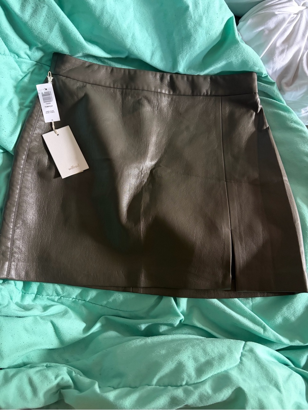 NWT Aritzia Wilfred Tempest Vegan Leather Mini Skirt Dark Olive Size 10